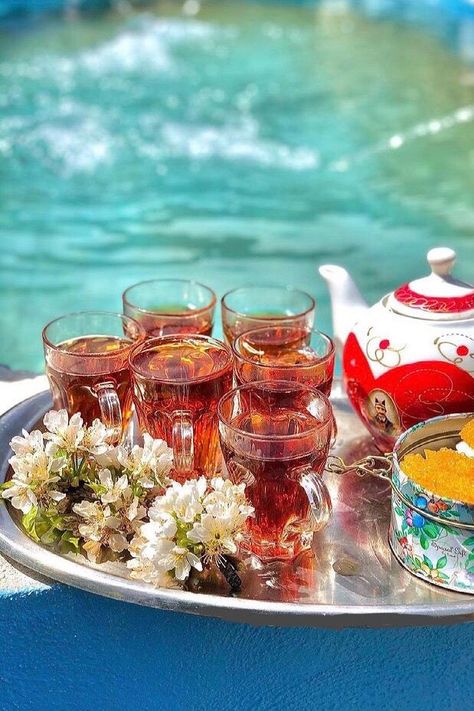 Wallpaper Good Morning, Persian Tea, A Hug In A Mug, Dr World, Hug In A Mug, Bubbles Wallpaper, Morning Texts, Tea Culture, In A Mug