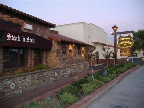 Clearman's Steak 'N Stein Inn Pico Rivera, CA Socal Vacation, South Central La, Whittier California, Teenage Memories, Pico Rivera, Vintage Buildings, San Gabriel Valley, East La, East Los Angeles