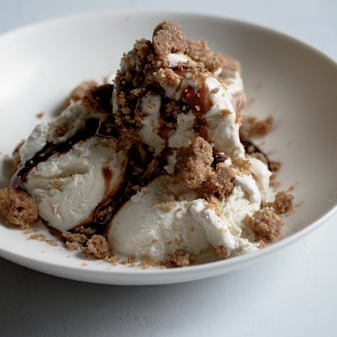 For outrageously good sundaes, top ice cream with chocolate and caramel sauces and wonderfully nutty streusel-like topping. Caramel Sauces, Olive Oil Ice Cream, Almond Ice Cream, Watermelon Ice Cream, Chocolate And Caramel, Pistachio Ice Cream, Homemade Ice Cream Recipes, Crumble Recipe, Vanilla Bean Ice Cream