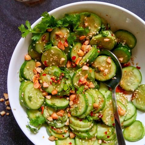 Easy 5 Minute Asian Cucumber Salad - Spoons Of Flavor Asian Style Salad, Cucumber Salad Healthy, Asian Cucumber Salad Recipe, Asian Keto, Potato Fritters Recipe, Sumac Onions, Cucumber Snacks, Asian Salad Recipe, Cucumber Salads