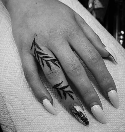 Leave Hand Tattoo, Finger Leaves Tattoo, Leaves Tattoo On Hand, Wrap Around Finger Tattoos For Women, Finger Vine Tattoos For Women, Finger Tattoos Leaves, Small Tattoos Cover Up Ideas, Hand Vine Tattoos For Women, Vine Finger Tattoos For Women