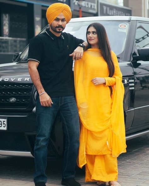 Sardar Sardarni Couple, Sardar Couple, Party Night Club Aesthetic, Punjabi Couple, Punjabi Status, Cute Images For Dp, Couple Dress, Cute Couple Outfits