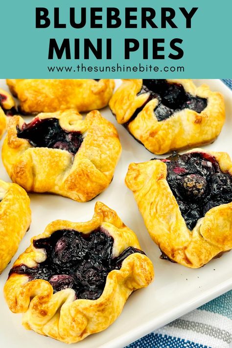 Love blueberries? Look no further than these Blueberry Mini Pies! They're bursting with juicy blueberries and wrapped in a golden crust. So easy to make! Mini Blueberry Pies, Strawberry Hand Pies, Blueberry Pies, Fresh Blueberry Pie, Simple Desserts, Individual Pies, Apple Cinnamon Rolls, Apple Hand Pies, Perfect Pie Crust