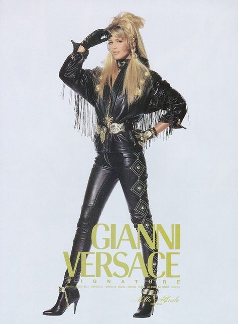 Claudia Schiffer Versace, Versace 90s, 90s Versace, Irving Penn, Cowgirl Aesthetic, Claudia Schiffer, Glam Rock, My God, Gianni Versace