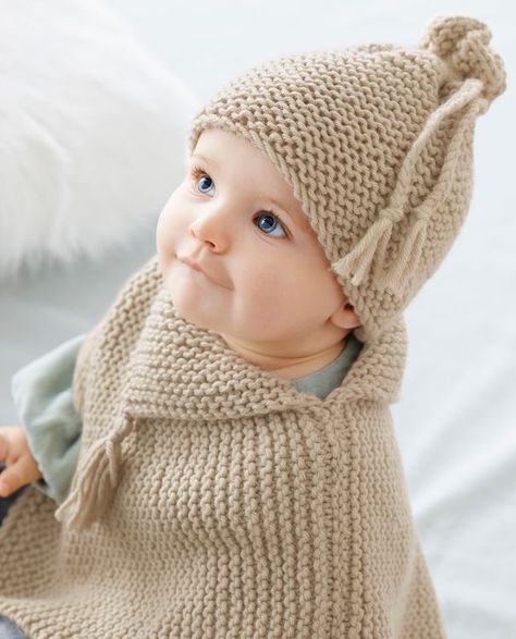 Modèle Poncho Bébé Benny Phil Partner 6 - Modèles Layette • Phildar Baby Poncho, Baby Barbie, Baby Booties Knitting Pattern, Baby Knitting Patterns Free, Boys Knits, Haken Baby, Baby Hats Knitting, Baby Blanket Pattern, Baby Blanket Crochet Pattern