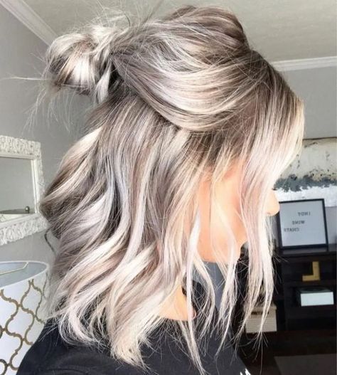 Ash Blonde Hair Dye, Light Ash Blonde Hair, Blonde Hair Extensions, Dyed Blonde Hair, Messy Updo, Silver Hair Color, Hair Idea, Ash Blonde Hair, Frontal Hairstyles