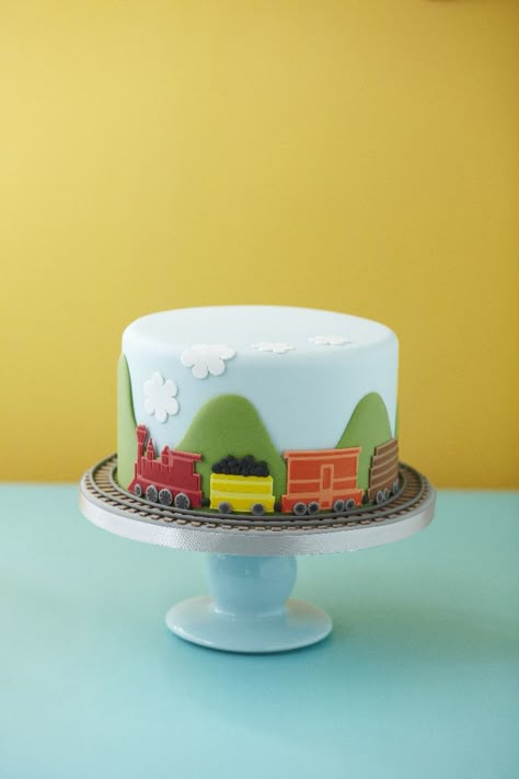 Simple Train Cake, Train Birthday Cake, Sonic Cake, Train Birthday Party, Train Cake, Train Party, Train Birthday, Childrens Birthday Cakes, Kids Cakes