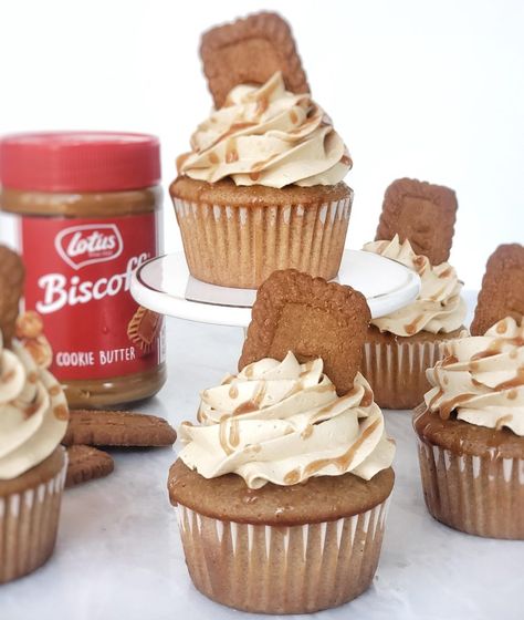 Cookie Butter Cupcakes Recipe, Biscoff Cookie Butter Pound Cake, Biscoff Pound Cake, Cookie Butter Cupcakes, Biscoff Desserts, Biscoff Cookie Recipe, Butter Cupcake Recipe, Biscoff Cupcakes, Baked Dessert