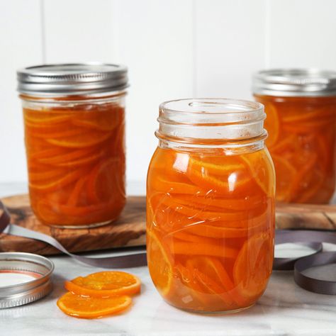 Candied clementines make the perfect gift for cocktail lovers and home bakers. Candied Clementines, Handmade Food Gifts, Clementine Recipes, Homemade Gifts For Mom, Canning Fruit, Handmade Food, Food Canning, Canned Fruit, Jam And Jelly