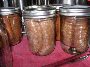 Canning Cabinet, Canning Sausage, Canning Rebels, Meat Canning, Pressure Canning Meat, Canning Jams, Canning Meat, Canned Meats, Pressure Canning Recipes