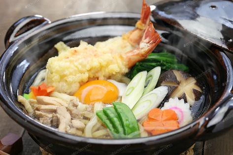 Nabeyaki Udon Recipe, Udon Noodle Recipes, Nabeyaki Udon, Japanese Hot Pot, Gluten Free Lasagna Noodles, Japanese Udon, Udon Noodles Recipe, Fried Udon, Udon Recipe