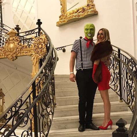 Los mejores DISFRACES DE PAREJAS para Halloween 2017 creativos The Mask Halloween Costume, Tina Carlyle, Movie Character Halloween Costumes, Costumes For Family, Partner Halloween Costumes, Joker Halloween Costume, Character Halloween Costumes, Unique Couple Halloween Costumes, The Mask Costume