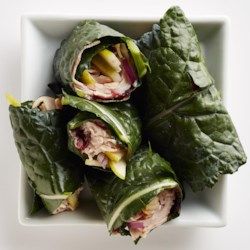 Kale Turkey Wraps - EatingWell.com kale, cabbage, or lettuce, sliced turkey, onions, pear slices Collard Green Wraps, High Protein Lunch Ideas, High Fiber Vegetables, Low Calorie Lunches, Kale Recipe, Collard Green, Turkey Wraps, Sliced Pears, Healthy Wraps