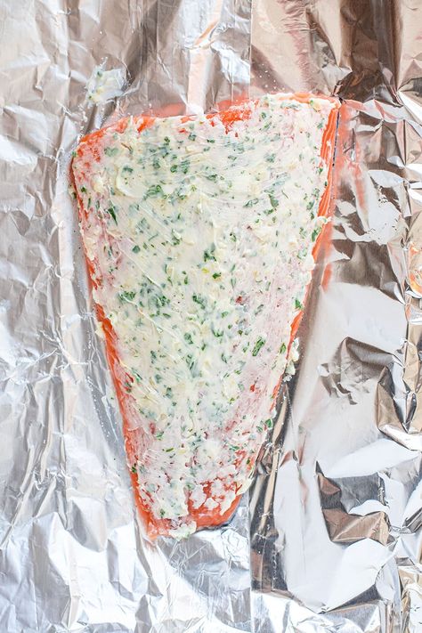 Garlic butter steelhead trout in foil is the easiest way to prepare trout. Season the fish with garlic, lemon, butter, salt, and pepper, and bake in foil for 20 minutes. Easy cleanup and super delicious #troutrecipes #steelheadtrout How To Cook Steelhead Trout, Lake Trout Recipes Baked, How To Cook Trout, Air Fryer Trout Recipes, Steelhead Trout Recipes, Grilled Steelhead Trout Recipe, Trout Recipes Baked, Speckled Trout Recipe, Baked Steelhead Trout