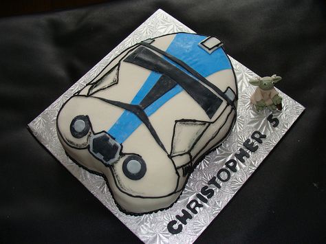 Clone Trooper Cake by cupcake138td, via Flickr Clone Trooper Cake Birthday, Clone Trooper Birthday Party, Clone Trooper Cake, Clone Wars Cake, Jt Birthday, Alexander Hamilton Birthday, Hamilton Birthday, Storm Trooper Cake, Star Wars Party Decorations