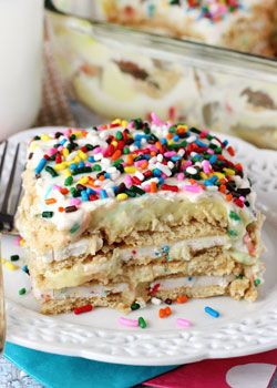 This Funfetti Birthday Cake Icebox Cake is full of awesome birthday cake flavor! It has layers of golden birthday cake Oreos, cake batter pudding and cake batter whipped cream. It’s definitely a new favorite of mine! #birthdaycake #iceboxcake #funfetti #nobake #cake #nobakecake #nobakedessert Oreos Cake, Funfetti Birthday Cake, Cake Batter Fudge, Funfetti Birthday, Ice Box Cake, Icebox Cakes, Birthday Cake Flavors, Bake Recipes, Cake Layers