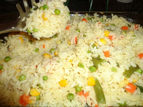 Easy Greek Rice – Sweets.Eats.Treats Greek Rice Bowl, Greek Rice Recipe, Greek Recipes Easy, Greek Rice, Rice Side Dish Recipes, Greek Dinners, Greek Potatoes, Rice Side, Rice Side Dishes