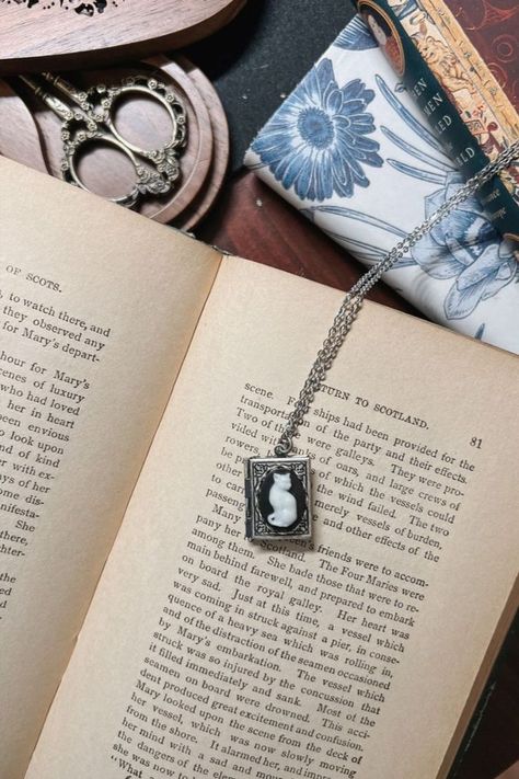 Vintage Inspired Cameo Cat Necklace Accessories Dark Academia, Dark Academia Jewelry, Accessories Dark, Dark Acadamia, Cat Book, Gifts For Cat Lovers, Book Locket, Cat Books, Dark Academia Aesthetic