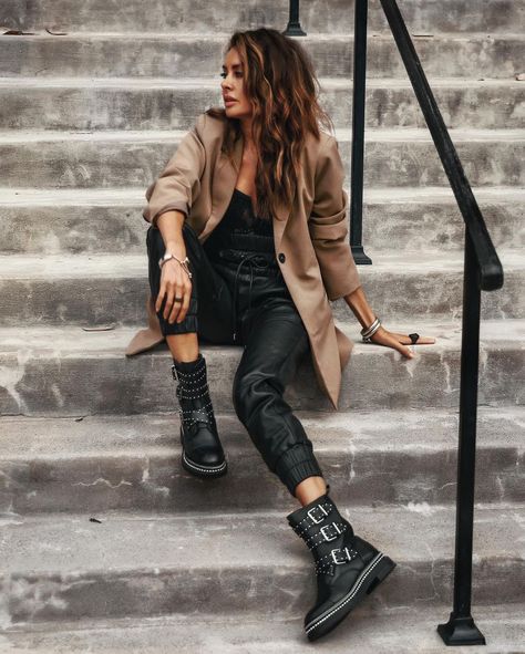 Erica Hoida on Instagram: “City tread in two awesome boots for fall from @vincecamuto exclusively at @dillards. All about tough boots to dress up or down and these…” Studded Boots Outfit, Combat Boots Outfit For Women, Moto Boots Outfit, Biker Boots Outfit, Boots Outfit For Women, Boots With Straps, Combat Boots Shorts, Combat Boot Outfit, Suede Combat Boots