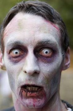 easy zombie makeup - Google Search Zombie Makeup Halloween, Male Zombie, Zombie Face Paint, Zombie Make Up, Zombie Halloween Makeup, Zombie Prom, Zombie Face, Makeup 2017, Recipes Halloween