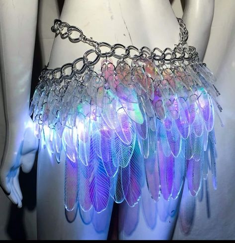 Fairy Paladin, Feather Bustle, Diy Kostüm, Pandora Avatar, Tail Feathers, Fantasy Dress, Rave Wear, Fantasy Clothing, Fantasy Fashion