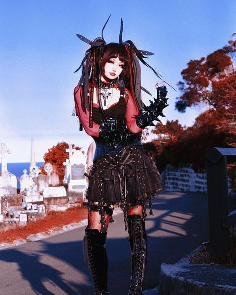 Cybergoth Outfits, Cybergoth Aesthetic, Subculture Fashion, Clothes Game, Cybergoth Fashion, Cybergoth Style, Goth Core, Goth Outfit, Goth Subculture