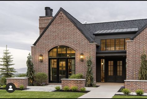 Modern Brick House Exterior, Modern Brick House, Casa Country, Red Brick House, Brick Exterior House, Casa Exterior, Exterior Remodel, English House, Farmhouse Exterior