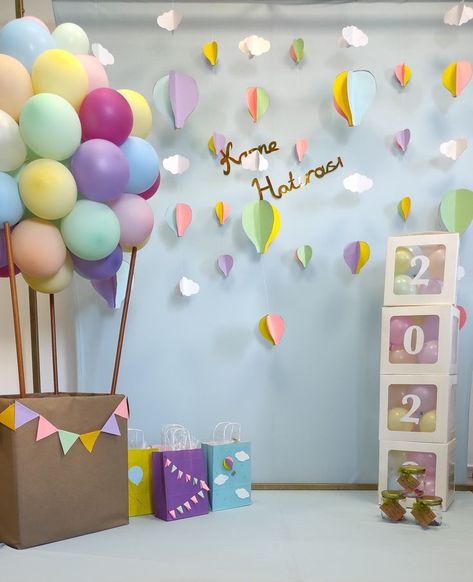 Simple Birthday Party, Anniversaire Diy, Baby Birthday Decorations, Deco Champetre, Simple Birthday Decorations, Diy Birthday Decorations, School Decorations, Paper Crafts Diy Kids, Child Day