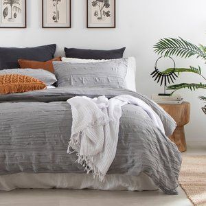 Grey Bedding Decor, Grey Comforter Bedroom, Light Grey Bedding, Light Gray Bedroom, Gray Bedspread, Diy Room Decor Ideas, Grey Duvet, Gray Duvet Cover, Grey Quilt