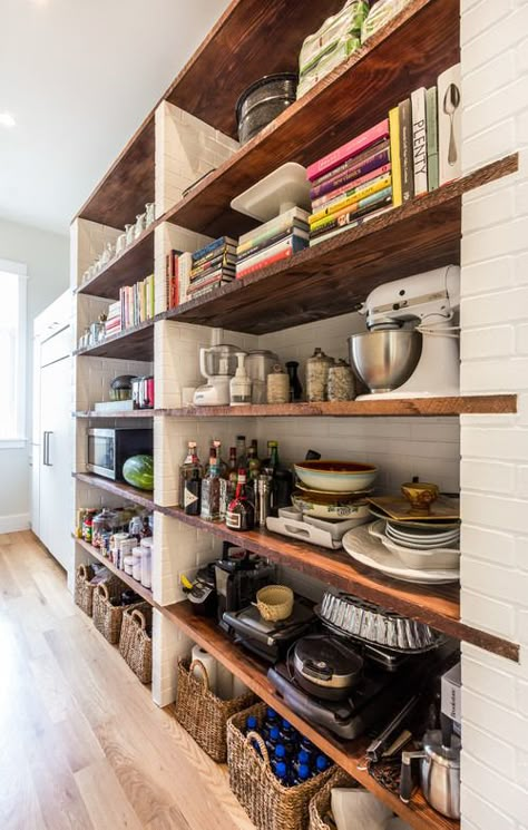 Barndo Kitchen, Cottage Kitchen Shelves, Unfitted Kitchen, Bungalow Kitchen, Washington Park, Home Inspo, Cottage Kitchen, Kitchen Shelves, Residential Architecture