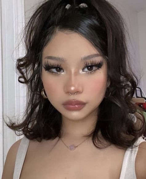 Y2k Makeup Looks, Y2k Hair, Y2k Hairstyles, Hairstyle Tutorials, Smink Inspiration, Haircut Styles, School Hairstyles, Cute Makeup Looks, Peinados Fáciles Para Cabello Corto