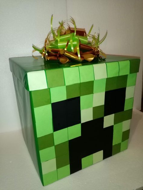 Caja de regalo sorpresa de minecraft Minecraft Decoration Ideas, Minecraft Box, You Are My Moon, Minecraft Decorations, Surprise Box, Gifts For My Boyfriend, Diy Birthday Gifts, Diy Birthday, Sofia