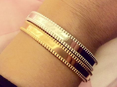 Cleef Bracelet, Stacked Bracelets, Mandala Jewelry, Diamond Bracelet Design, Bracelets Ideas, Signature Bracelet, Bangles Design, Bangle Bracelet Set, Golden Jewelry