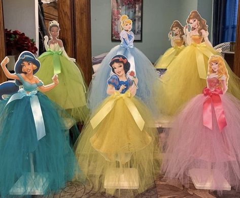 Disney Princesses Centerpieces, Disney Princess Pinata Ideas, Disney Princess Birthday Party Centerpieces, Disney Princess Party Centerpieces, Disney Princess Table Centerpiece, Disney Princess Birthday Centerpieces, Disney Princess Centerpiece Ideas, Disney Princess Table Decorations, Disney Princess Centerpieces Diy