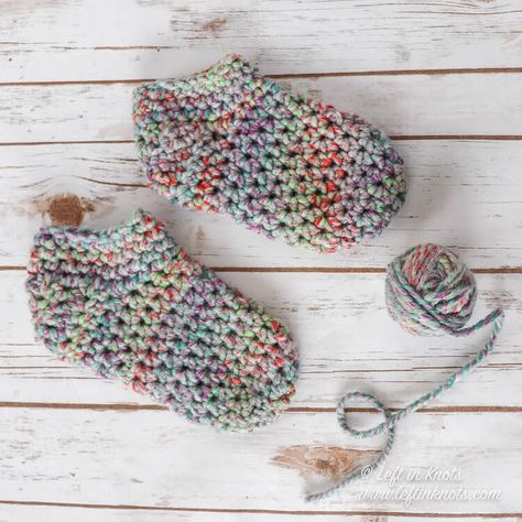 Crochet Stay Home Slippers - Free Pattern — Left in Knots Crochet Slipper Socks, Socks Crochet Pattern, Easy Crochet Socks, Cloak Pattern, Socks Crochet, Easy Crochet Slippers, Crochet Slipper, Crochet Slippers Free Pattern, Crochet Slipper Pattern