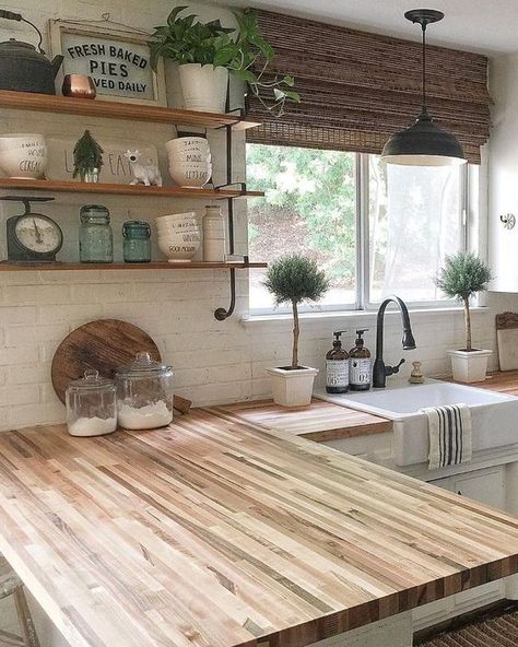 modern farmhouse kitchen open shelves style Dapur Rustic, Farmhouse Kitchen Countertops, Kitchen Design Countertops, Brick Backsplash Kitchen, Brick Backsplash, Farmhouse Kitchen Design, Kitchen Farmhouse, Boho Kitchen, Simple Kitchen