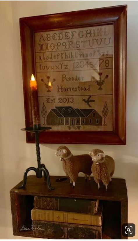 Decor Wall Ideas, Gail Reeder, Primitive Lamps, Colonial Home Decor, Primitive Living Room, Primative Decor, Primitive Colonial, Primitive Homes, Antique Samplers