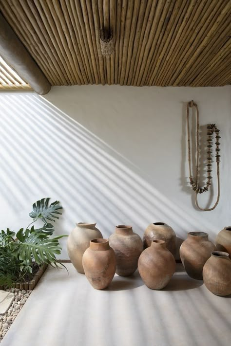 Wabi Sabi Interior, Bali House, Ceramic Wall Decor, Hotel Boutique, Yoga Room, Meditation Room, Mediterranean Style, Summer House, Tulum