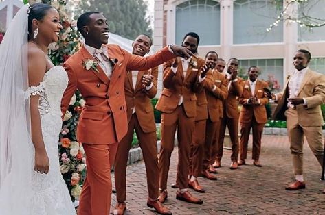 Orange Groomsmen Attire, Burnt Orange And Brown Wedding, Burnt Orange Groomsmen Attire, Fall Wedding Black People, Black People Weddings, Brown Wedding Themes, Orange Wedding Themes, Wedding Parties Colors, African Wedding Attire