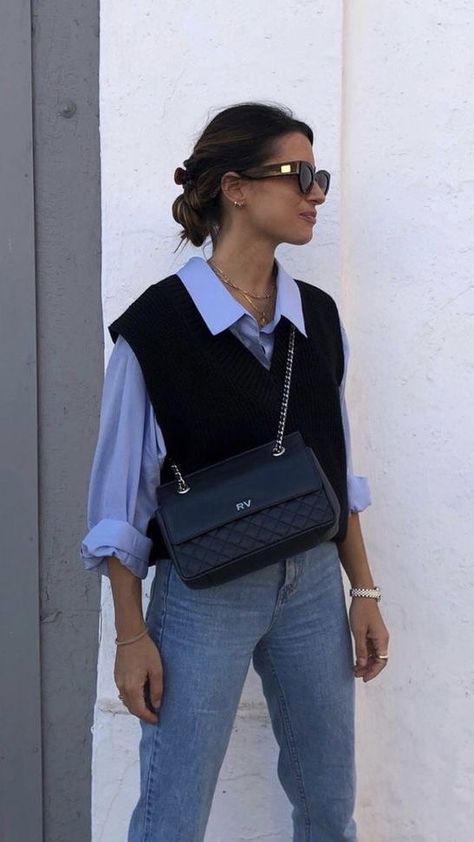 French Girl Aesthetic, Modest Casual Outfits, Aesthetic 2024, Winter Fashion Outfits Casual, Spring Outfits 2022, Looks Street Style, Outfits 2022, Casual Work Outfits, Looks Chic