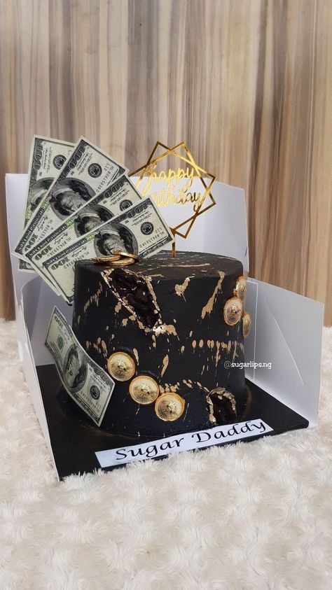 Birthday Cake For Men 30 Years, Black And Gold Cake Design Birthday, Cakes For Golden Birthday, Cake With Money Design, Black Cake Men, Black And Gold Cake For Men, Black Gold Cake Men, Black And Gold Birthday Cake Men, Cake Money Design