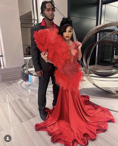 Red Prom Couple, Prom Suit And Dress, Prom Dresses Long Black, Prom Goals, Red Prom Dress Long, Prom Photoshoot, Prom Couples, Prom Inspiration, Sparkly Prom Dresses