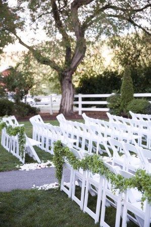 Folding Chairs Wedding, Chairs Wedding Ceremony, White Chairs Wedding, Gold Chivari Chairs, Wedding Reception Chairs, Wedding Ceremony Chairs, Chairs Wedding, Wood Folding Chair, Ceremony Chairs