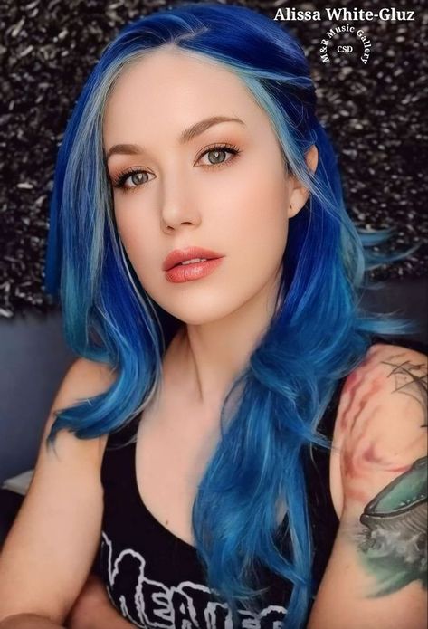 Queens Of Metal & Rock | Alissa White-Gluz 💥 | Facebook Alissa White, Arch Enemy, Female Guitarist, Guitarist, Arch, Queen, White