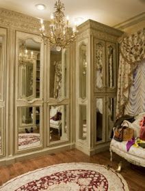 Victorian Closet, Room Mirror Ideas, Dressing Room Mirror, Gorgeous Closet, Closet Ikea, Mirrored Doors, Dressing Room Closet, Armoire Dressing, Beautiful Closets