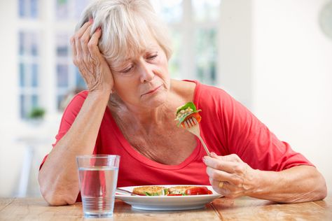 Are you concerned about a loss of appetite in an elderly loved one? Understand the causes of loss of appetite, its effects on a senior's overall health, and how to increase their appetite. Sistem Pencernaan, Understanding Emotions, Bone Diseases, Bone Loss, Senior Health, Traditional Chinese Medicine, Bone Health, Burpees, Chinese Medicine