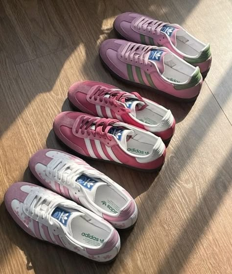 Adidas Samba Outfit, Samba Outfit, Skandinavian Fashion, Pretty Shoes Sneakers, Adidas Shoes Women, Cute Sneakers, Hype Shoes, Girly Shoes, Aesthetic Shoes