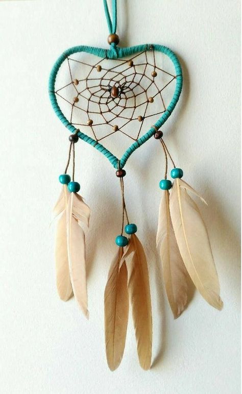 Heart shaped dreamcatcher Heart Shaped Dream Catcher, Diy Dreamcatcher, Dream Catcher Diy, Macrame Plant Hangers, All Heart, Dreamcatchers, Dream Catchers, Sun Catcher, Macrame Wall