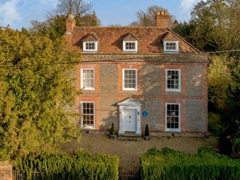 A spectacular Oxfordshire house that was home to Agatha Christie Celebrity Home, Country Living Uk, Queen Anne House, House Beautiful Magazine, English House, Indoor Plant Pots, Historic Home, Agatha Christie, Estate Agent