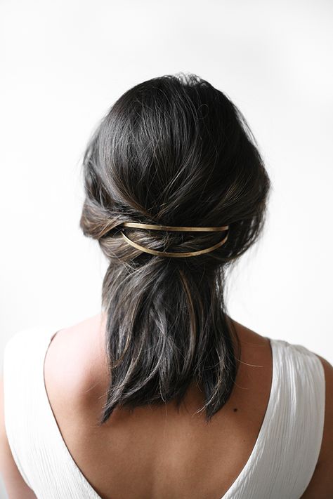 Gold Hair Accessories, Short Hairstyle, Half Up Hair, Gold Hair, Hair Envy, Hair Dos, Half Up, Hair Day, Diy Hairstyles